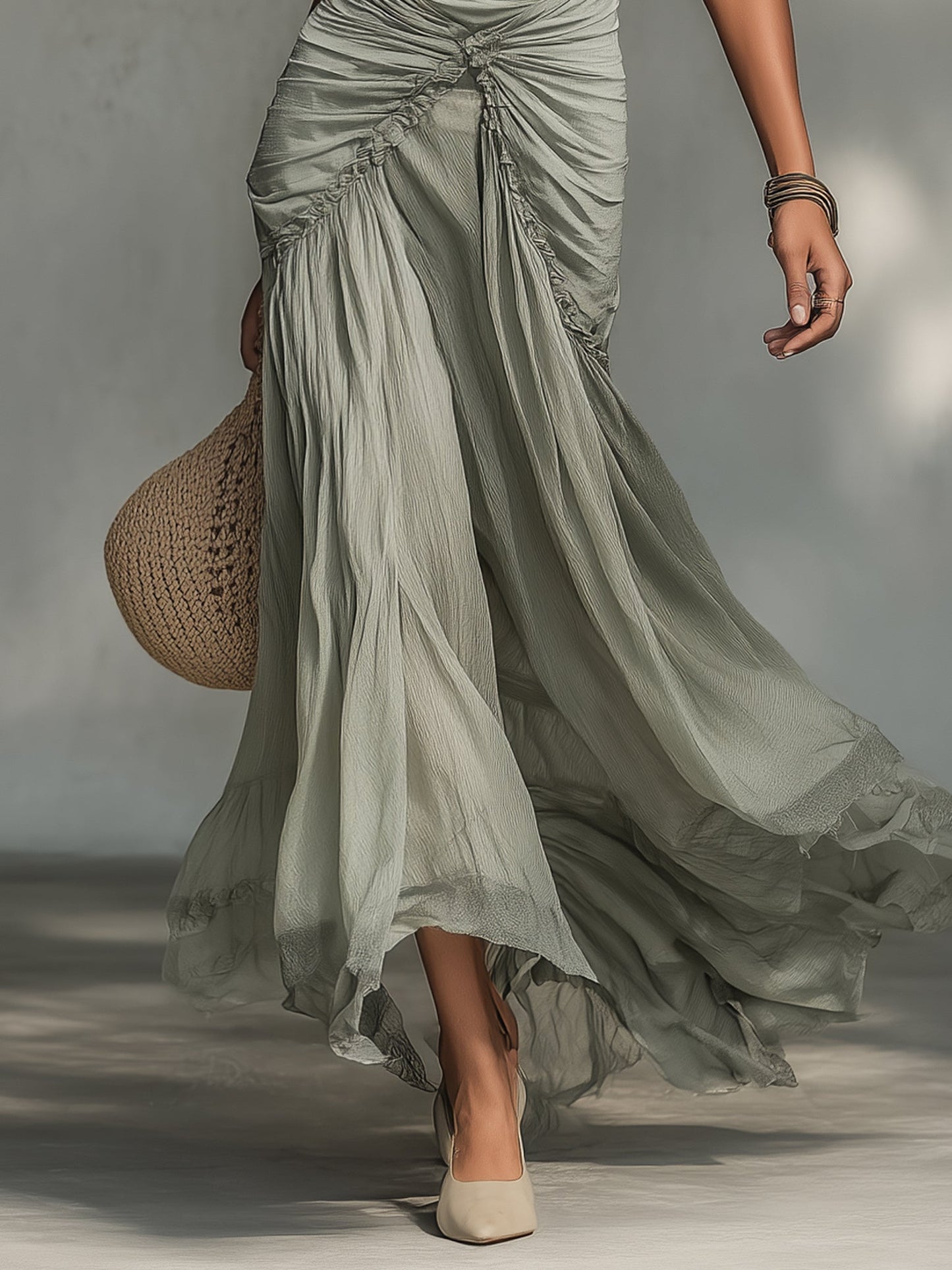 Abito Maxi Grigio in Tessuto Elasticizzato e Chiffon