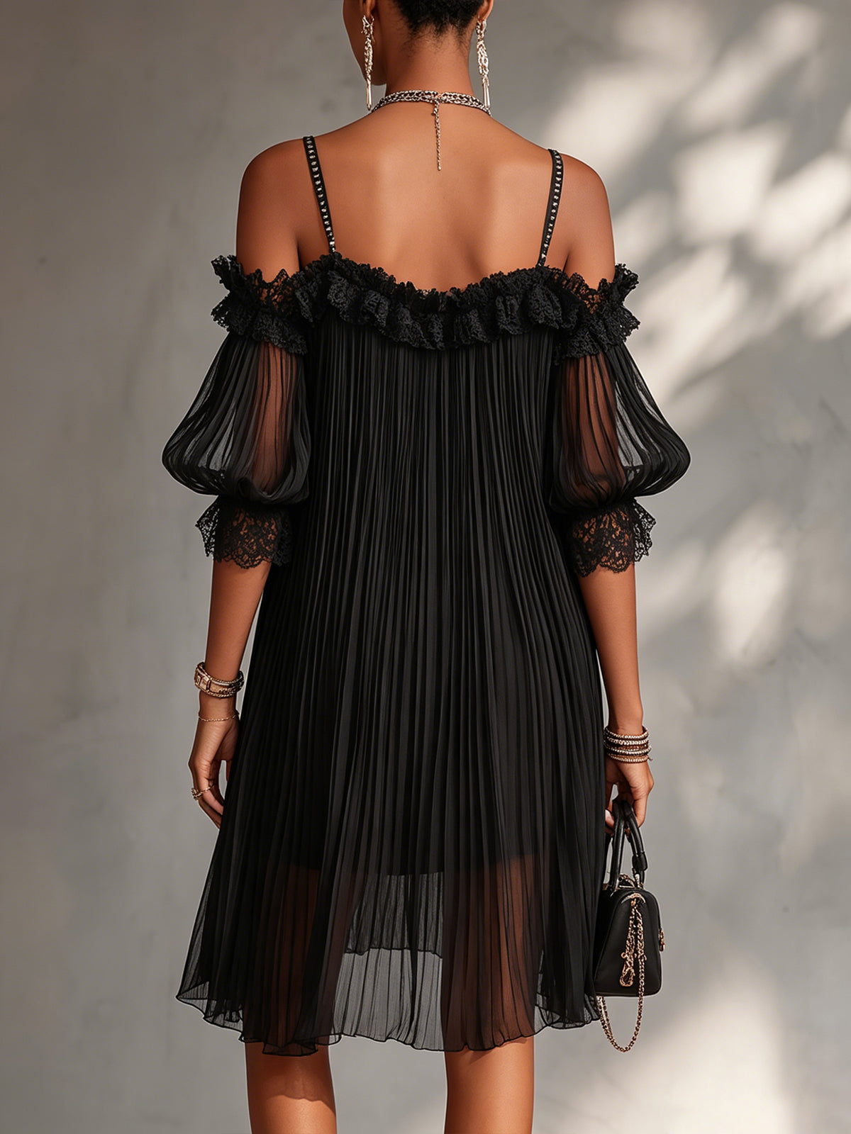Camille | Mini Abito in Chiffon Nero a Spalle Scoperte con Bordo in Pizzo