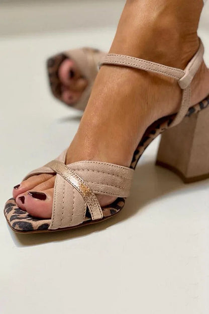 Tacchi larghi peep toe stampa leopardata patchwork Cachi