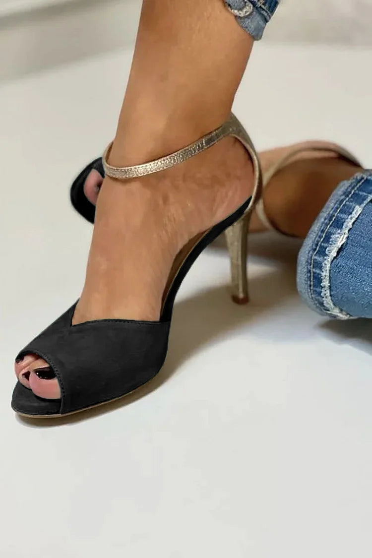 Décolleté nere a tacco a spillo con cinturino alla caviglia