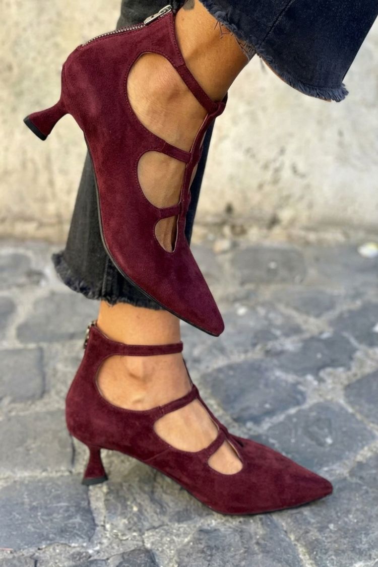 tacchi kitten viola con zip cinturino alla caviglia e cut-out punta affusolata.