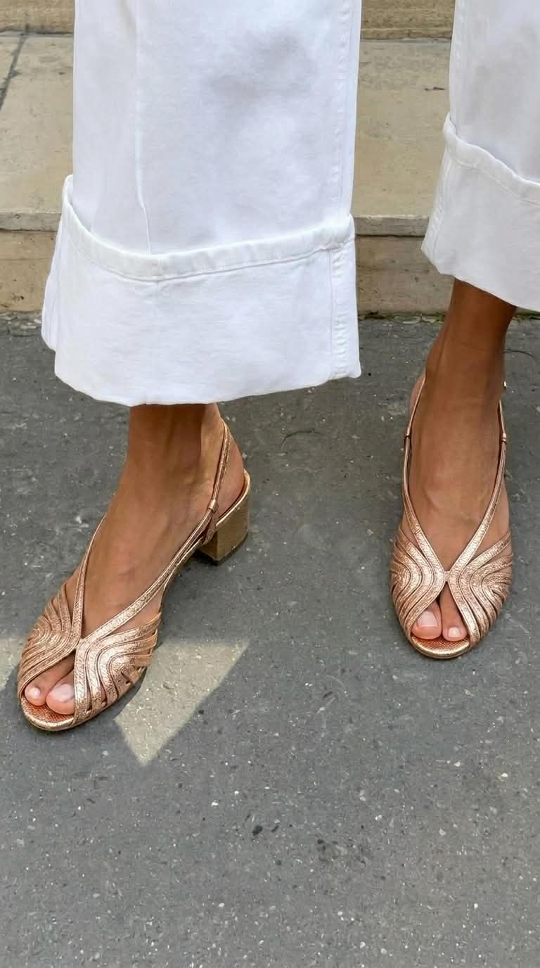 sandali con slingback intrecciati metallizzati oro rosa punta aperta tacco lungo.