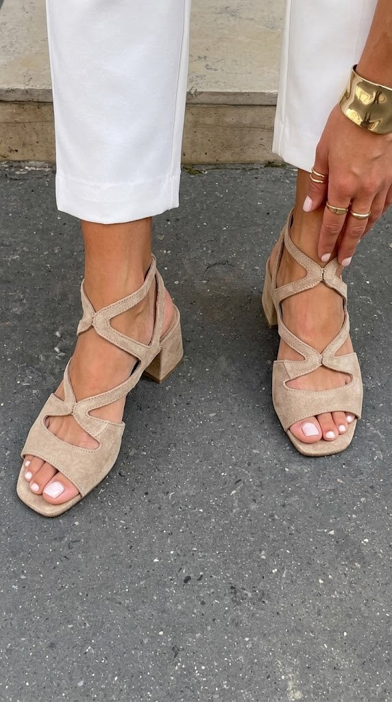 Tacchi a blocco scamosciati Beige a punta quadrata con cinturini