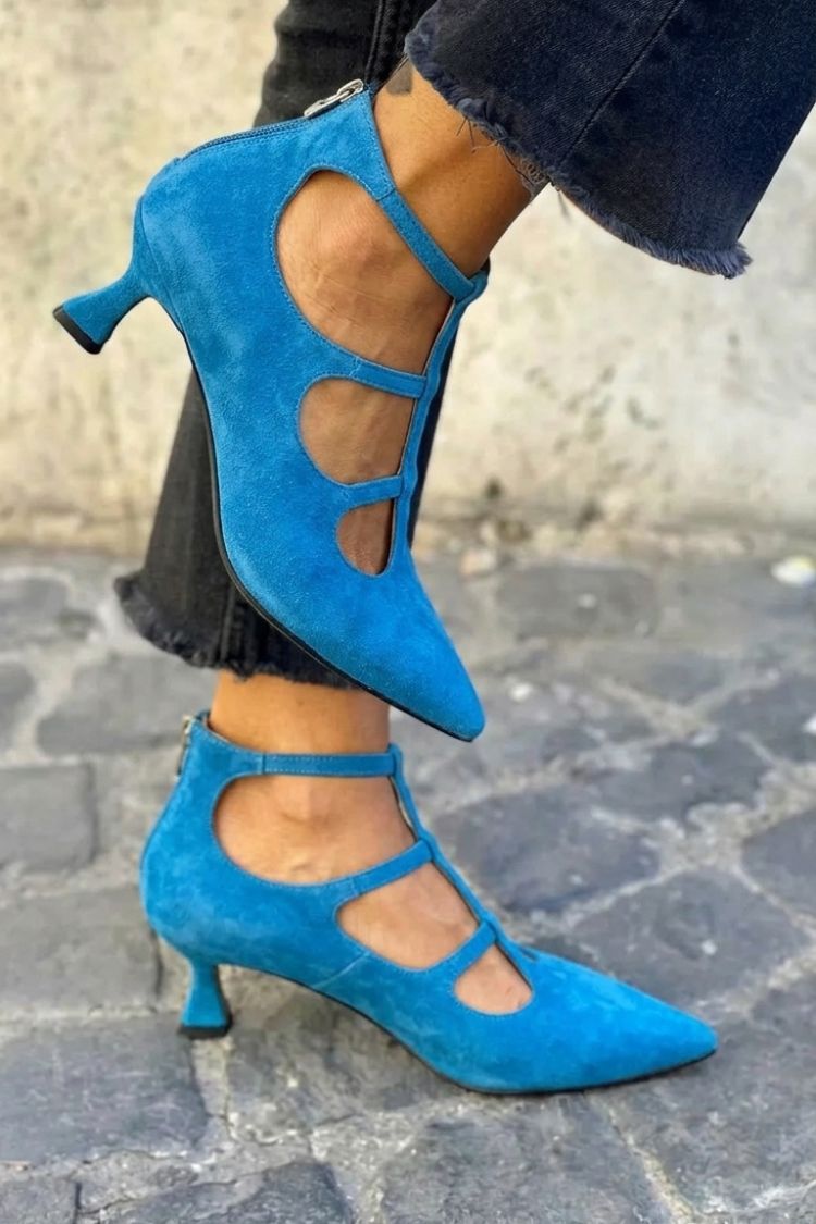 tacchi kitten viola con zip cinturino alla caviglia e cut-out punta affusolata.