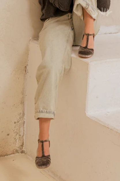 Tacchi larghi cut-out in velluto con fibbia e cinturino a T