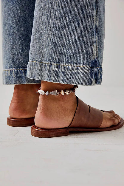 Sandali cut-out essenziali asimmetrici Marrone con anello al dito