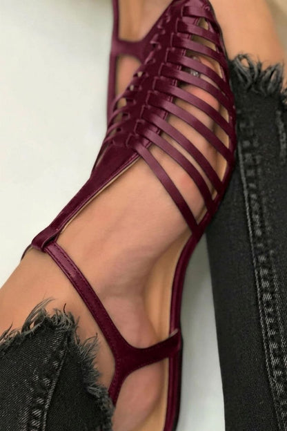 Sandali cut-out essenziali casual Nero a punta con cinturino a T