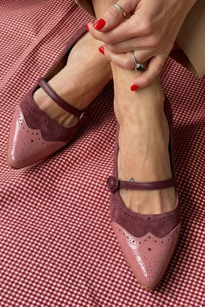 Tacchi bassi color block Bianco a punta con cinturino e fibbia sul collo del piede
