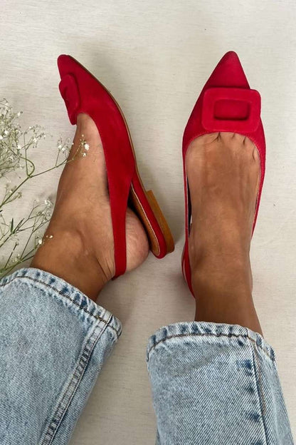 Dettaglio fibbia ballerine rosse