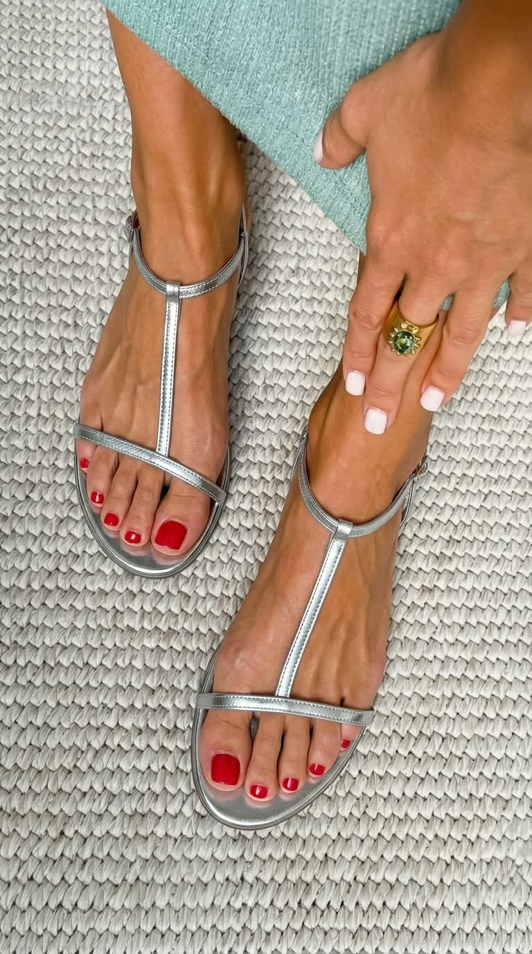 Sandali metallizzati vista frontale