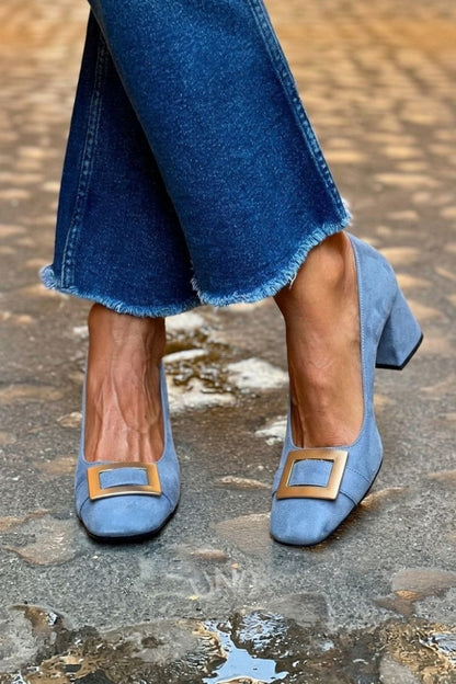 tacchi con tacco largo blu navy punta quadrata decorazioni metalliche patchwork.