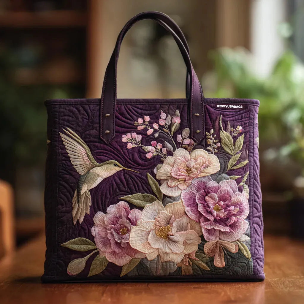Chiara | Borsa Trapuntata Viola con Colibrì e Orchidee