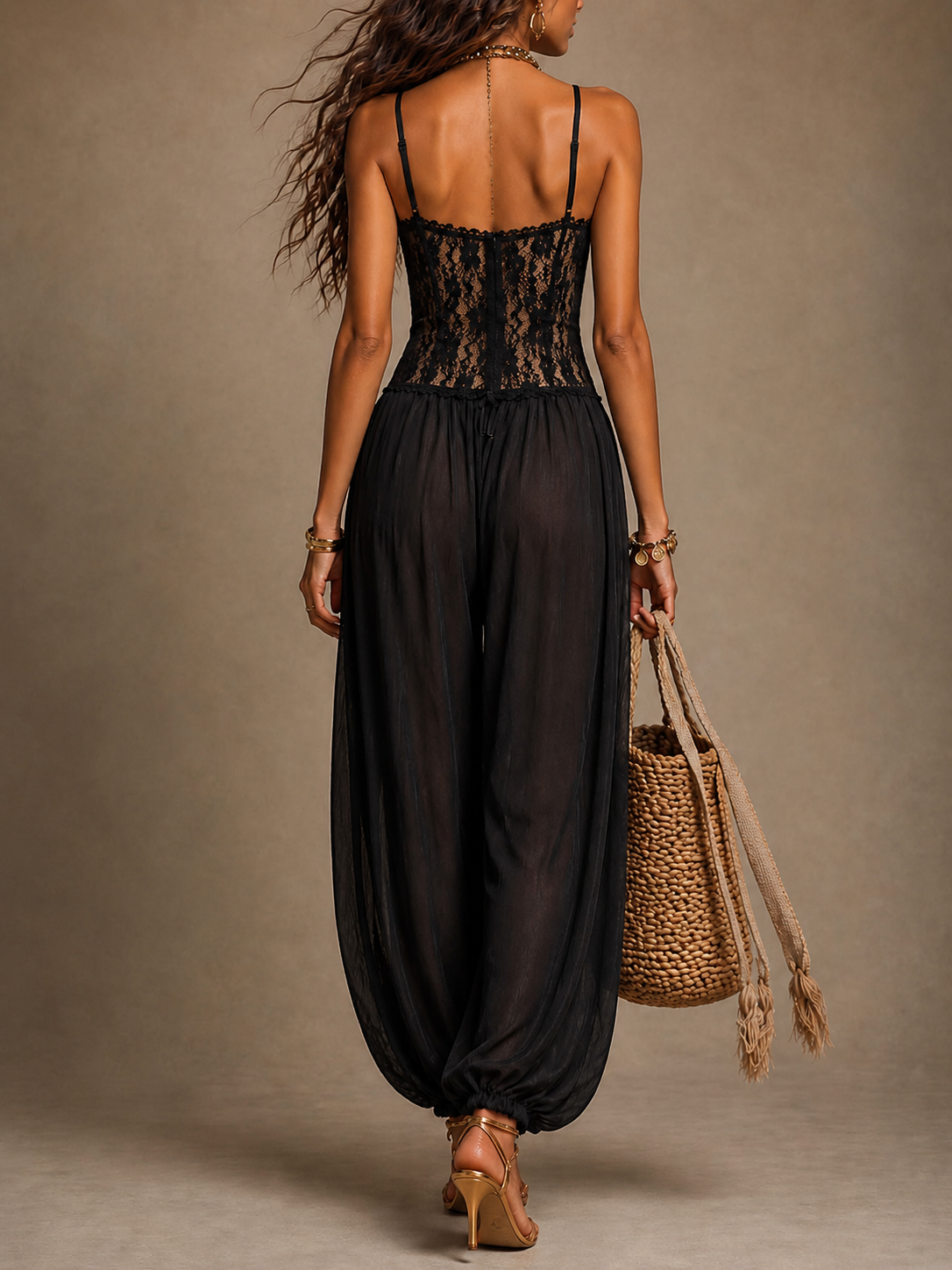 LIRA | Tuta con scollo all’americana in pizzo fluido