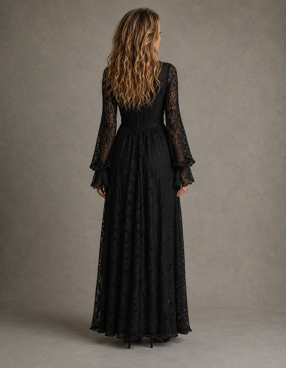 Carlotta | Maxi in Pizzo Scollo a V