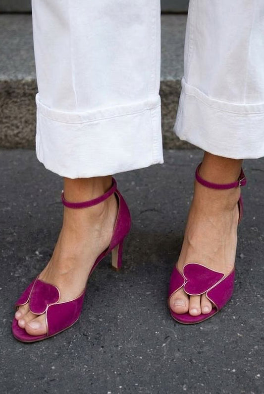Tacchi kitten peep toe Magenta con cinturino alla caviglia e cuore